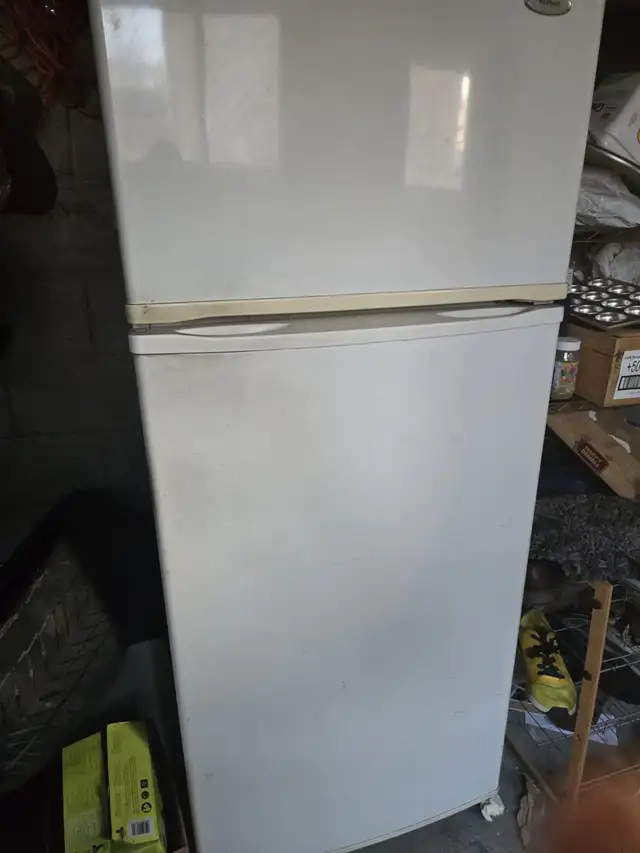 Freezer and stove for sale-Great condition - Photo 3