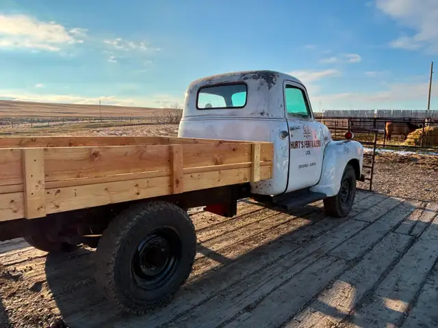 Great shape 1949 Chevy Truck - Photo 4