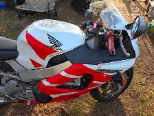 Honda CBR929RR 2000 W 45,000 Km Leovince Carbon Fiber Canisters1