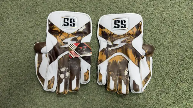 SS Limited Edition Keeping Gloves - Photo 4