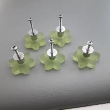 5 POIGNÉES VERTES PALES AVEC LEURS VISSES ARGENTS: $2.00 CHACUNE - Photo 2