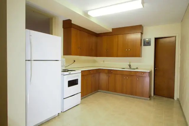 UPDATE:  Melville Apartments - One bedroom suite behind Cityhall