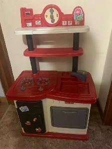 Used.   Step2 Kitchen. No accessories included. - Photo 2