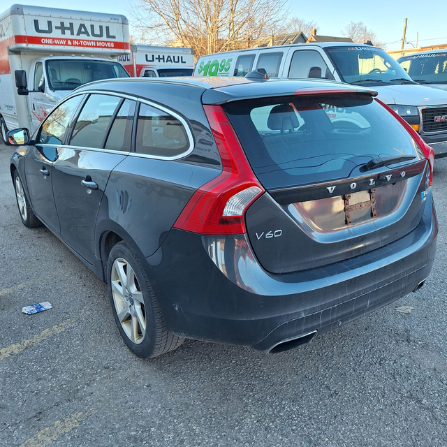 2015 Volvo V60 T6 Premier Plus, AWD, 3.0l 6cyl - Photo 6