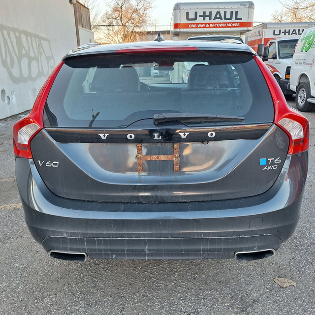 2015 Volvo V60 T6 Premier Plus, AWD, 3.0l 6cyl - Photo 7