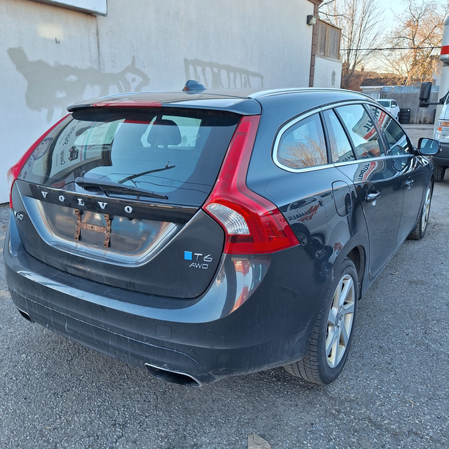 2015 Volvo V60 T6 Premier Plus, AWD, 3.0l 6cyl - Photo 8