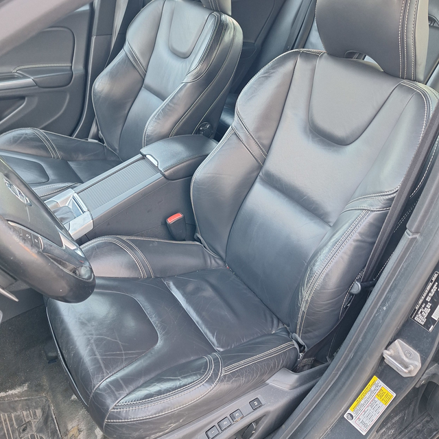 2015 Volvo V60 T6 Premier Plus, AWD, 3.0l 6cyl - Photo 18