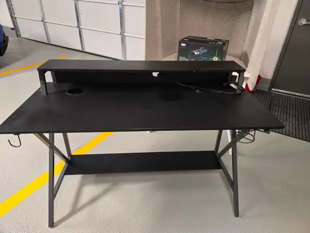 Gaming Desk - Photo 2