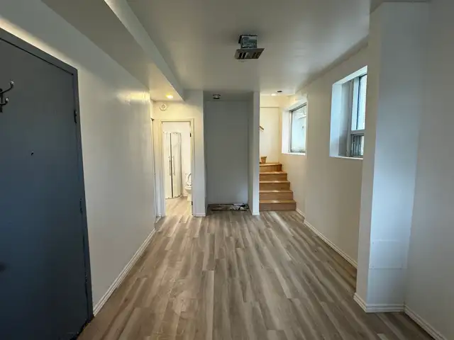 3 1/2 rénové 2 étages Rosemont 1350$ tout inclus 1er aout - Photo 7