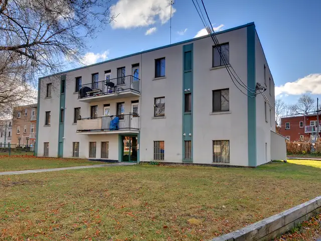 4 1/2 dans Rosemont sur la 20eme avenue 1275$ 1er mai parking