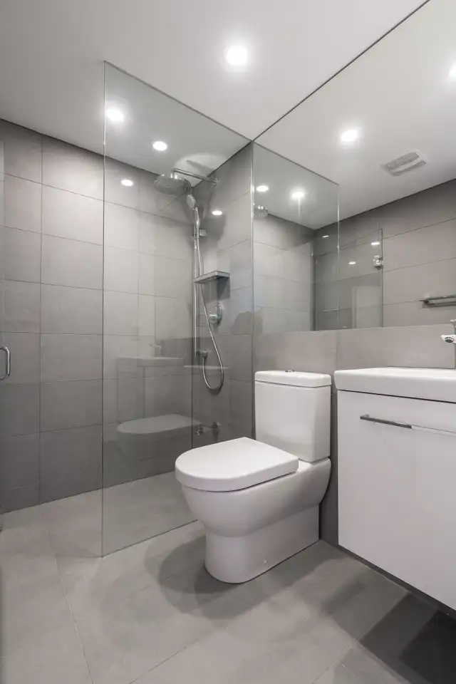 renovated two bedroom, river and gerrard - ID 3084 - Photo 11