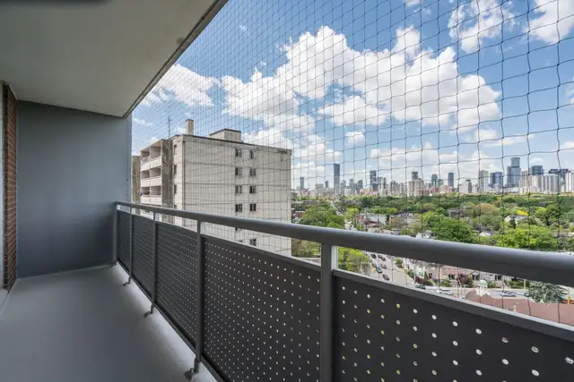 renovated two bedroom, river and gerrard - ID 3084 - Photo 13