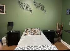 Room Available Immediately 5 Mins To Darlington OPG Plant - Photo 2