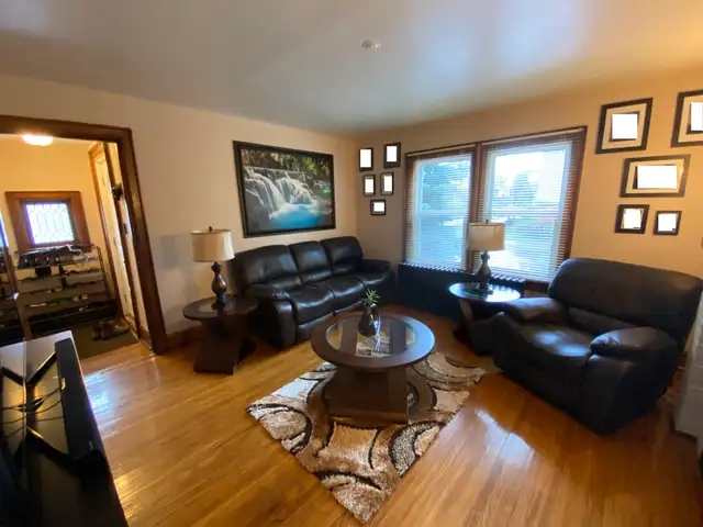 2 Bedroom Apartment Main Floor / Niagara Falls - Photo 2