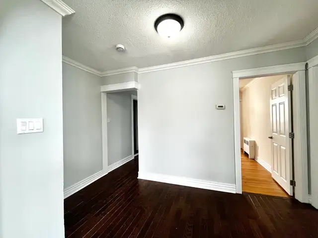 22 Torbay Rd - Two Bedroom Main Floor Heat & Hot Water Inc - Photo 8