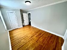 22 Torbay Rd - Two Bedroom Main Floor Heat & Hot Water Inc - Photo 10