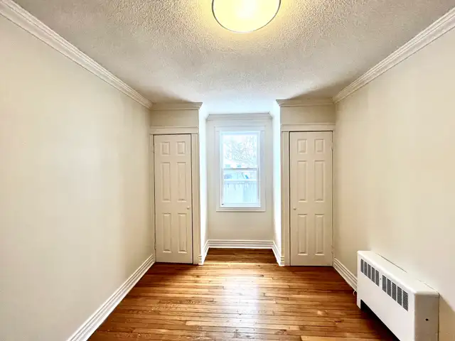 22 Torbay Rd - Two Bedroom Main Floor Heat & Hot Water Inc - Photo 11