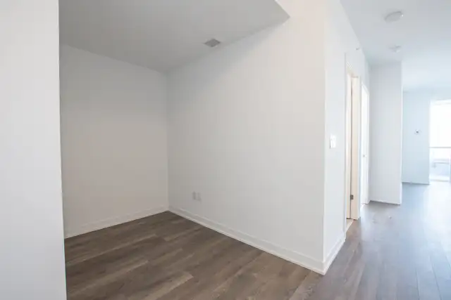 550 North Service Rd, Grimsby - 1 Bedroom Condo with Lake Views - Photo 2