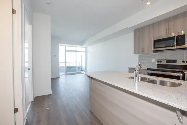 550 North Service Rd, Grimsby - 1 Bedroom Condo with Lake Views - Photo 3