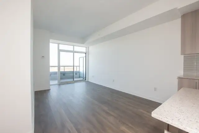 550 North Service Rd, Grimsby - 1 Bedroom Condo with Lake Views - Photo 4