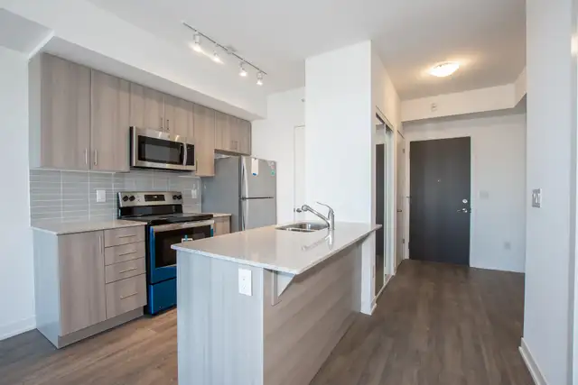 550 North Service Rd, Grimsby - 1 Bedroom Condo with Lake Views - Photo 6