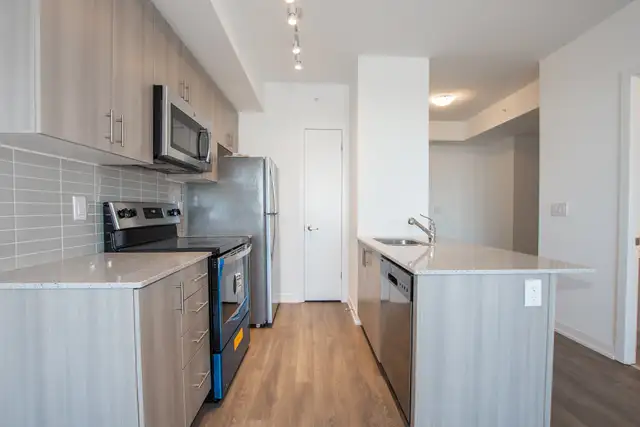 550 North Service Rd, Grimsby - 1 Bedroom Condo with Lake Views - Photo 7