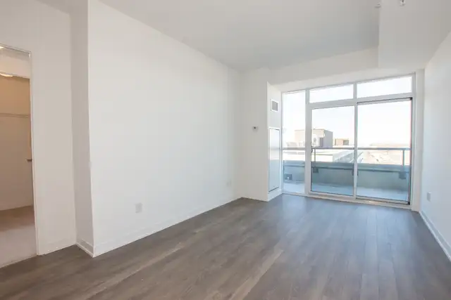 550 North Service Rd, Grimsby - 1 Bedroom Condo with Lake Views - Photo 12