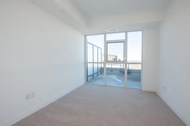 550 North Service Rd, Grimsby - 1 Bedroom Condo with Lake Views - Photo 16