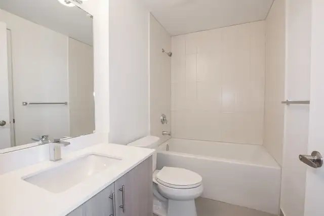 550 North Service Rd, Grimsby - 1 Bedroom Condo with Lake Views - Photo 17