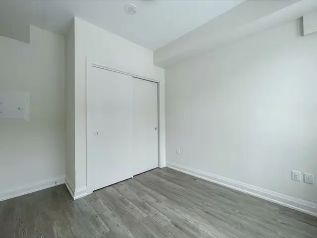 DOWNTOWN HAMILTON: 1 Bedroom Condo For Rent w/ Large Terrace - Photo 10