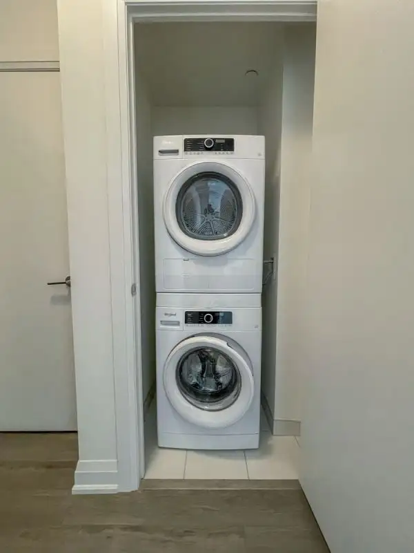 DOWNTOWN HAMILTON: 1 Bedroom Condo For Rent w/ Large Terrace - Photo 14