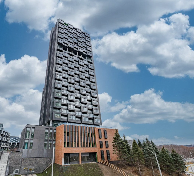 CROSSTOWN: Brand New Large 1 Den Condo For Rent w/PRKG