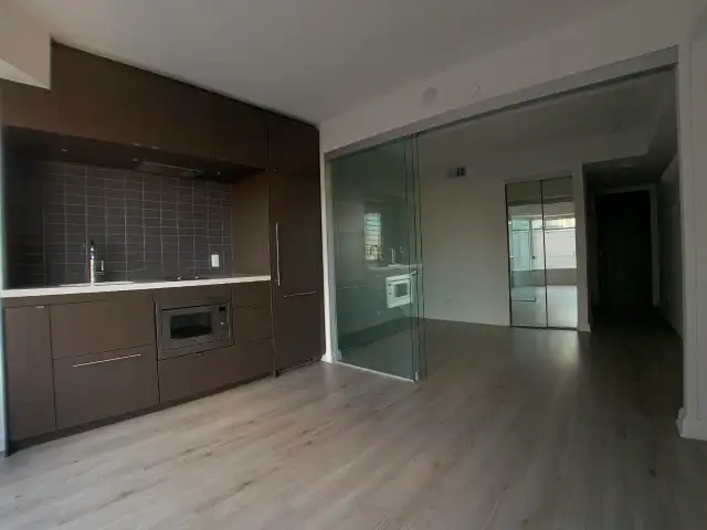 YORKVILLE PLAZA: 1 Bedroom Condo For Rent Downtown Toronto - Photo 6