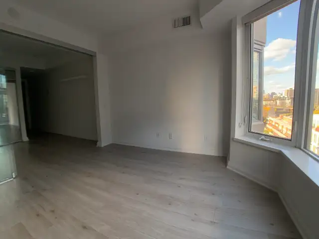 YORKVILLE PLAZA: 1 Bedroom Condo For Rent Downtown Toronto - Photo 8