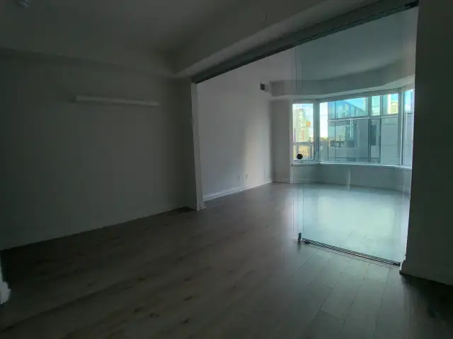 YORKVILLE PLAZA: 1 Bedroom Condo For Rent Downtown Toronto - Photo 9