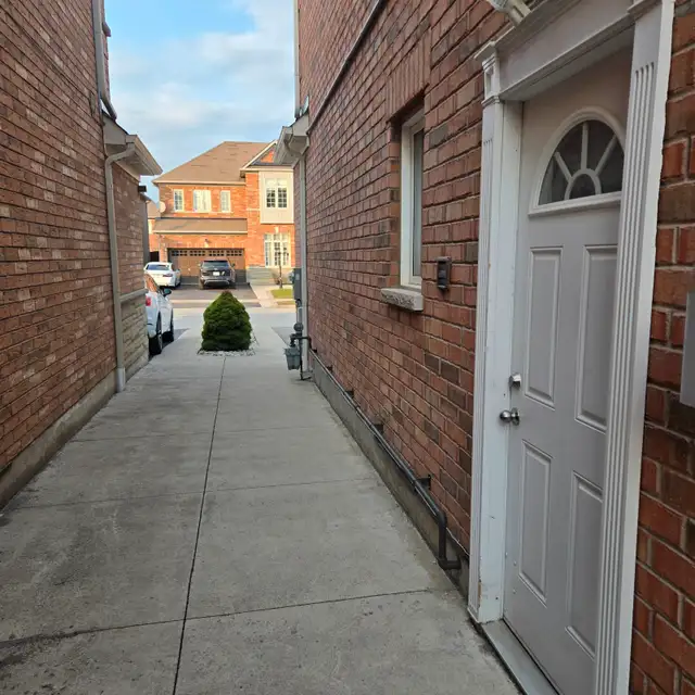 1 Bedroom Legal Basement for Rent in Brampton(Gore & Castlemore) - Photo 2