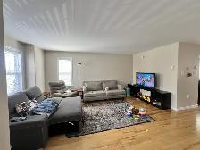 BEAUTIFUL, SPACIOUS 3 BED 2.5 BATH TOWNHOUSE | AVAILABLE JUNE - Photo 3