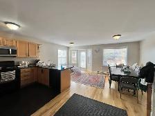 BEAUTIFUL, SPACIOUS 3 BED 2.5 BATH TOWNHOUSE | AVAILABLE JUNE - Photo 4