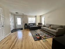 BEAUTIFUL, SPACIOUS 3 BED 2.5 BATH TOWNHOUSE | AVAILABLE JUNE - Photo 5