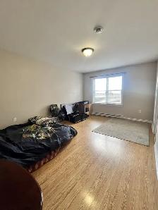 BEAUTIFUL, SPACIOUS 3 BED 2.5 BATH TOWNHOUSE | AVAILABLE JUNE - Photo 7