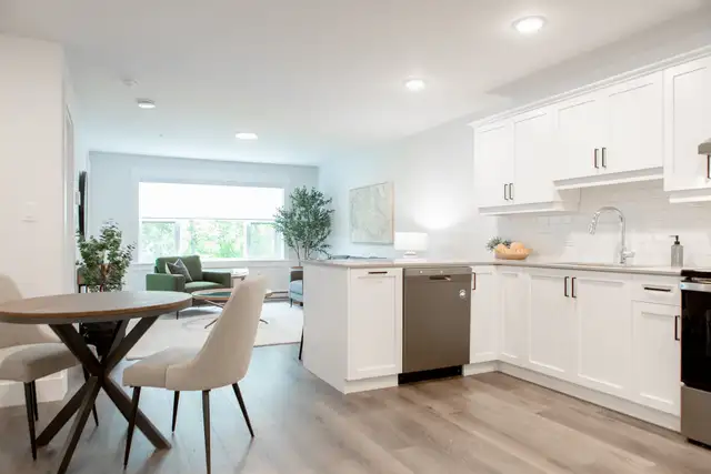 1Bed/1Bath, Available July 1st w/Balcony! 208-49 Forest Hill - Photo 3