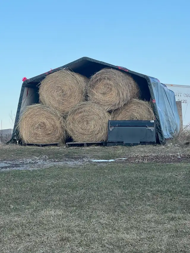Round bales for sale