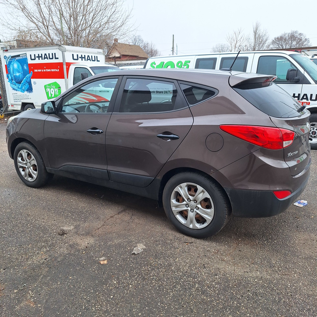 2014 Hyundai Tucson GL AWD, 2.0L 4cyl - Photo 6
