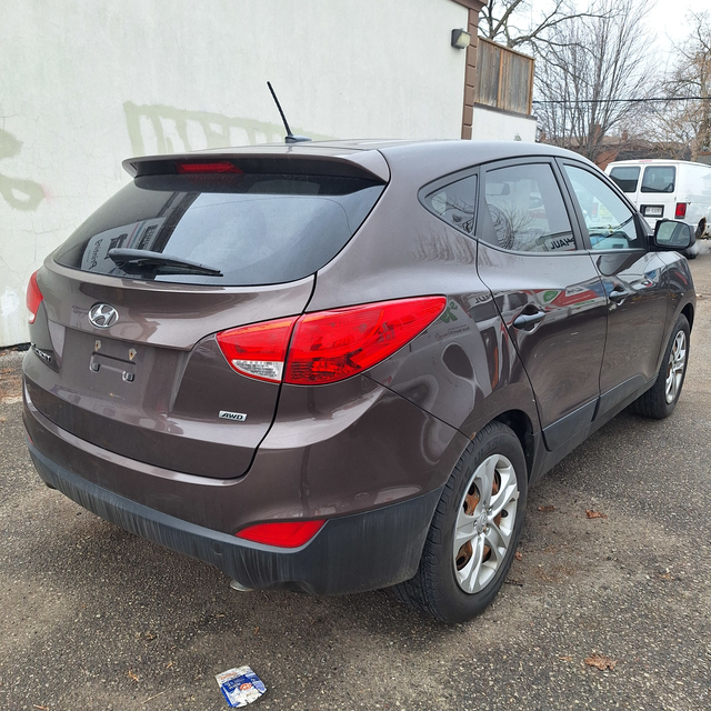 2014 Hyundai Tucson GL AWD, 2.0L 4cyl - Photo 9