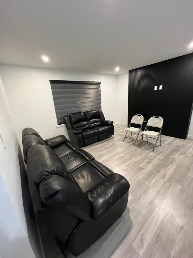 Renovated 3BR Upper-Level Home |Furnished | WiFi   Parking - Photo 4