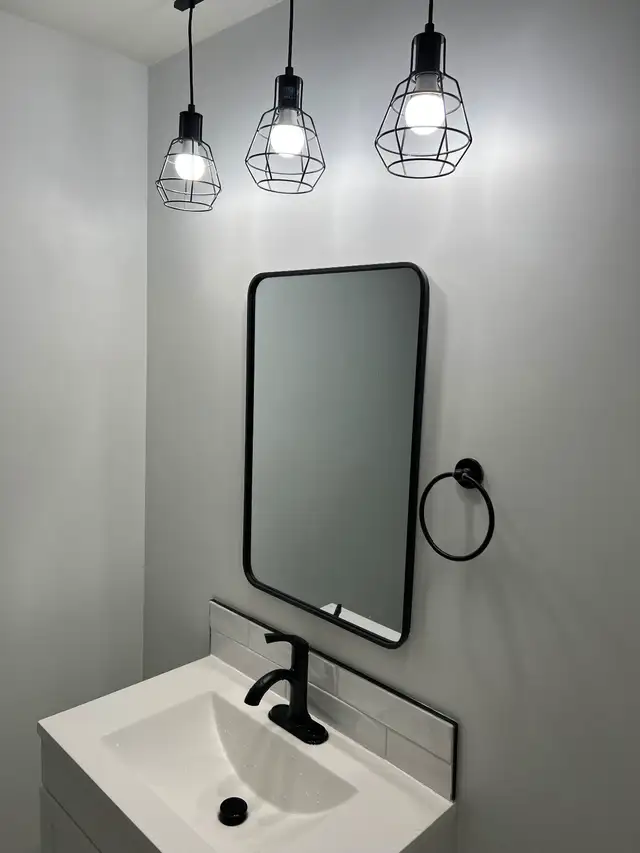 Renovated 3BR Upper-Level Home |Furnished | WiFi   Parking - Photo 6