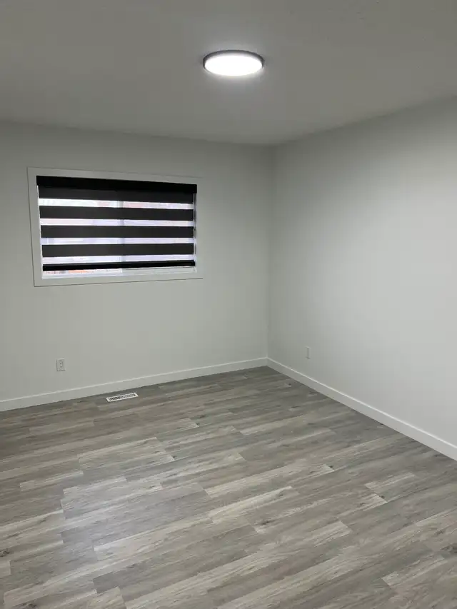 Renovated 3BR Upper-Level Home |Furnished | WiFi   Parking - Photo 9