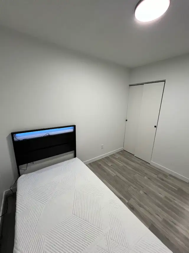 Renovated 3BR Upper-Level Home |Furnished | WiFi   Parking - Photo 10