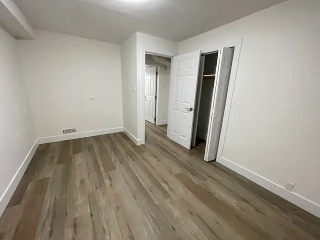 Private furnished room for rent near Braid Station bus 128, 155, - Photo 6