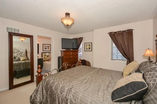 3 Bedroom Semi Detached House for Rent - Must See - Won't Last ! - Photo 5